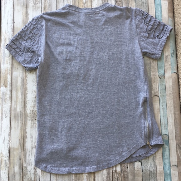 Men's Scallop Tee with Zipper Trim On Sides - Picture 5 of 5